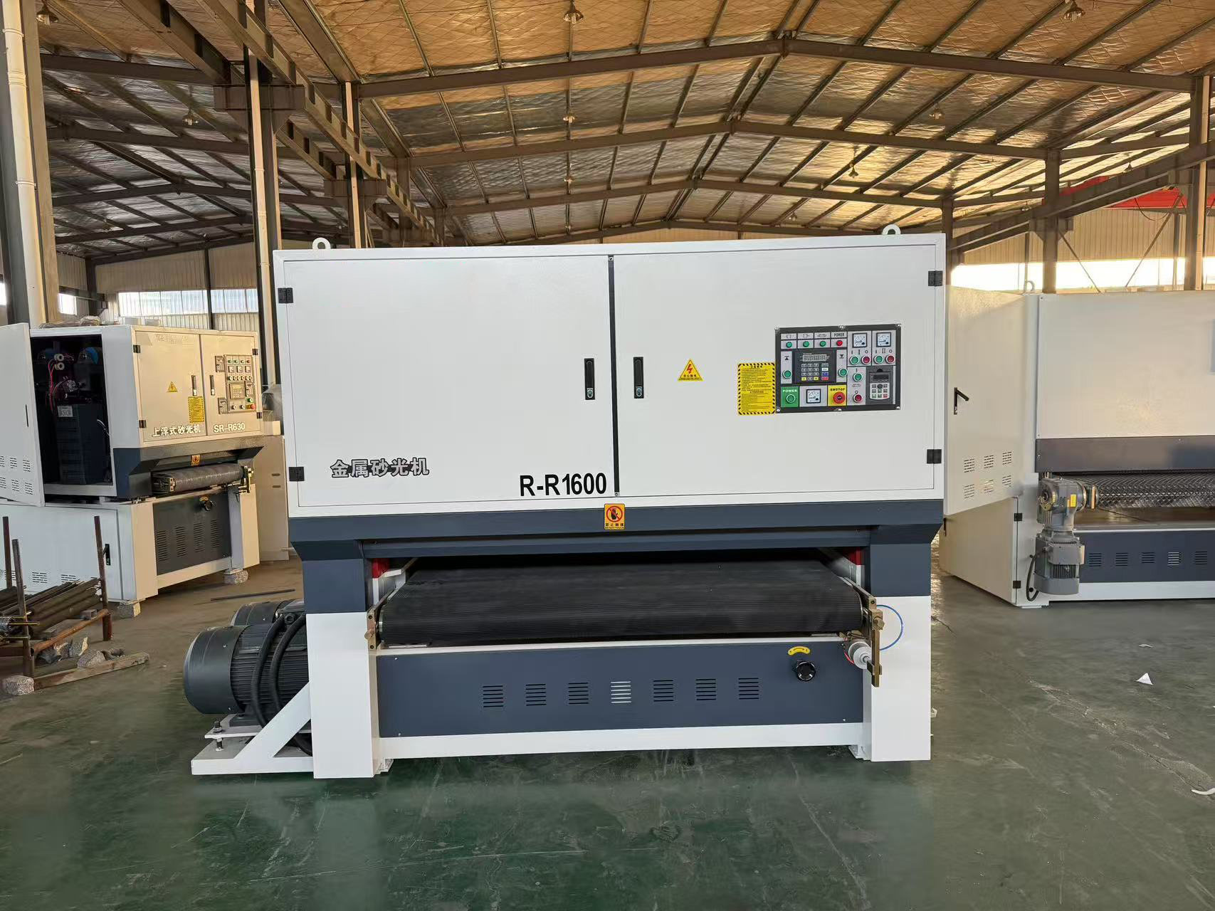 Explore our versatile Metal Polishing Machines, including stainless steel polishing machines, industrial metal polishers, and compact small polisher machines. Achieve flawless metal surfaces with high efficiency and durability.